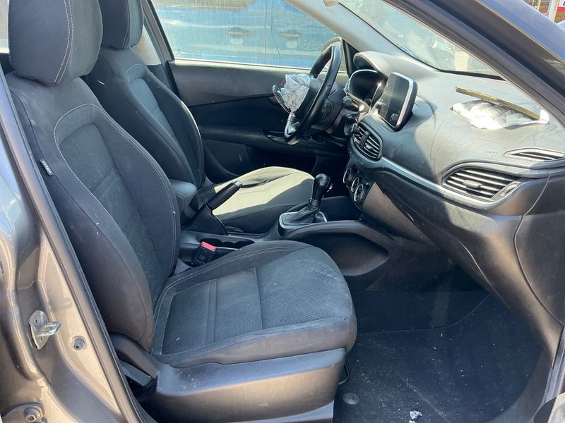 Fiat Tipo 1.6 JTDM Lounge — zdjęcie 3