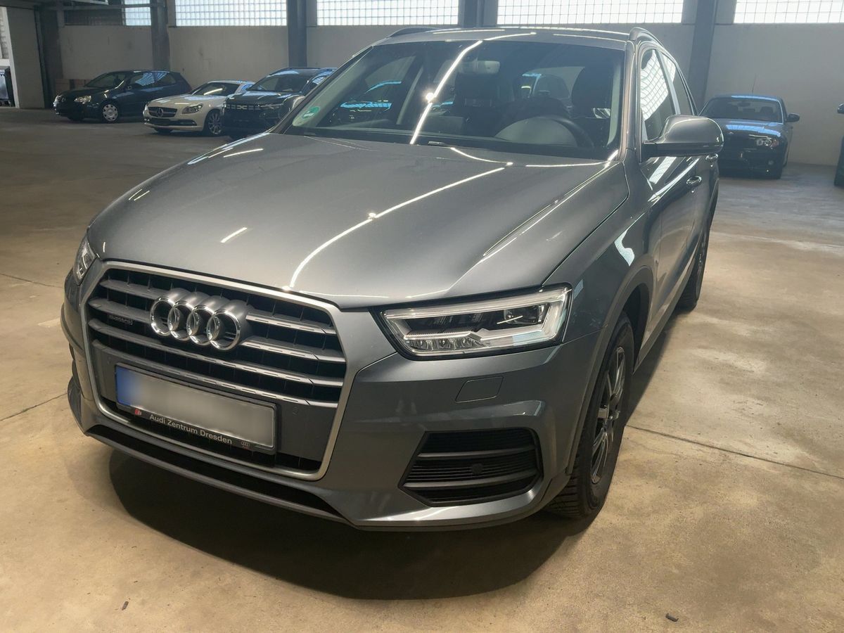 Audi Q3 2016 — photo 1