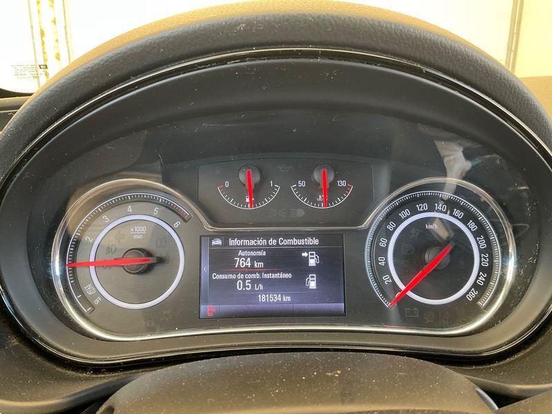 Opel Insignia 2.0 CDTI Excellence — zdjęcie 13