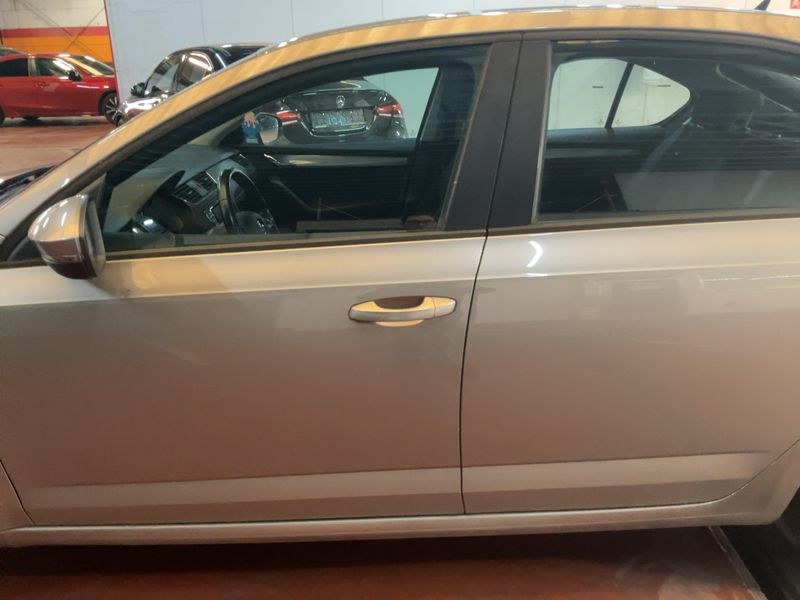 Skoda Octavia 1.2 TSI Ambition — zdjęcie 4