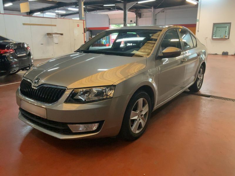 Skoda Octavia 1.2 TSI Ambition — zdjęcie 1