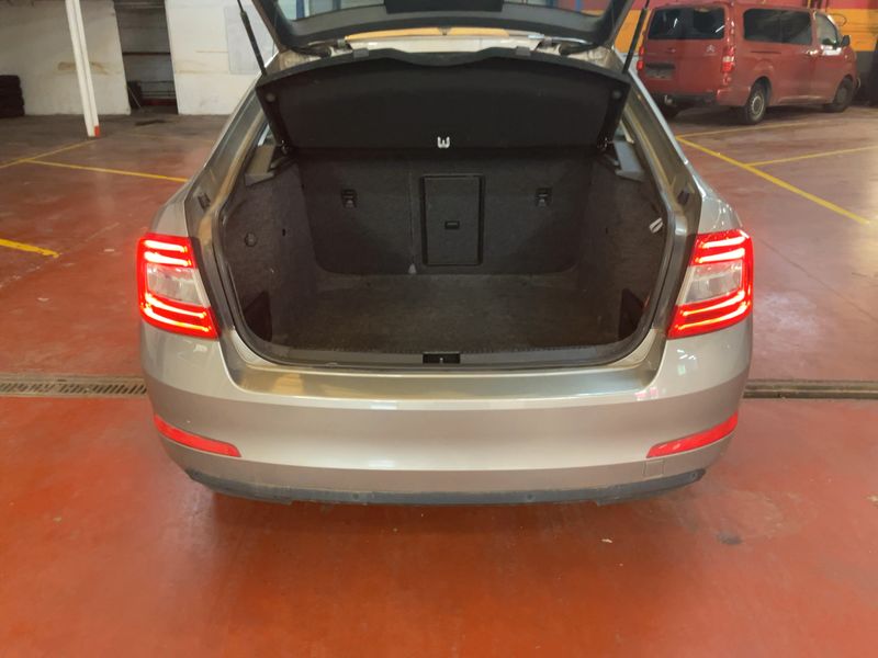 Skoda Octavia 1.2 TSI Ambition — zdjęcie 10