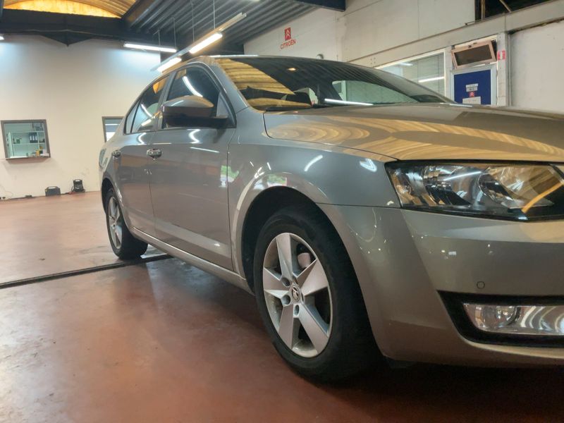 Skoda Octavia 1.2 TSI Ambition — zdjęcie 8