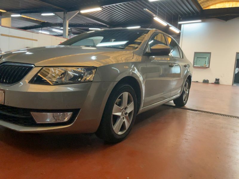 Skoda Octavia 1.2 TSI Ambition — zdjęcie 2