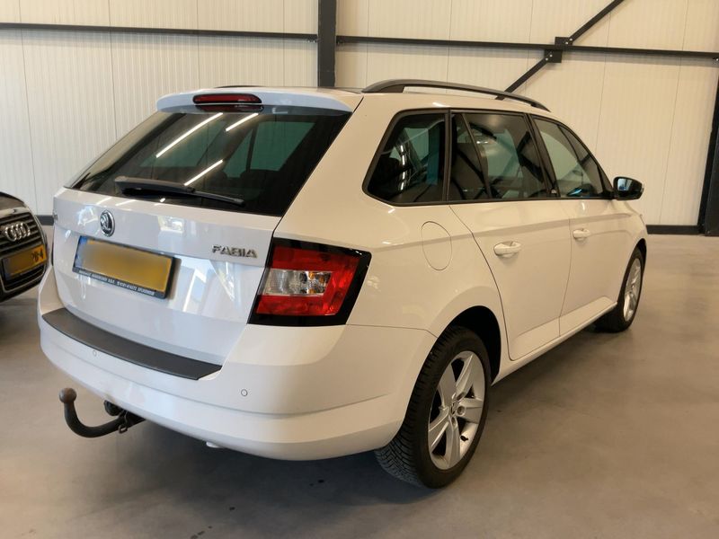 Skoda Fabia 1.2 TSI Ambition — zdjęcie 6