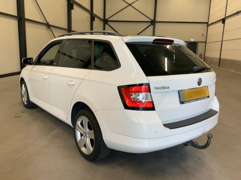 Skoda Fabia 1.2 TSI Ambition — zdjęcie 3