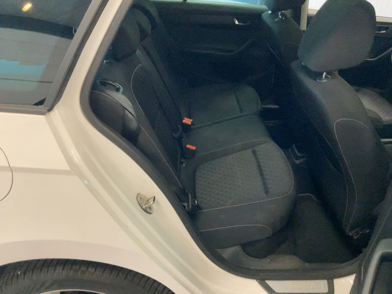 Skoda Fabia 1.2 TSI Ambition — zdjęcie 14