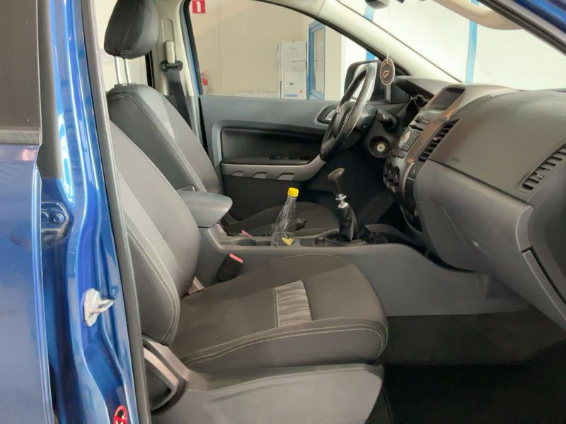 Ford Ranger 2.2 TDCi Doppelkabine 4x4 XLT — zdjęcie 11