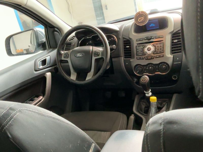 Ford Ranger 2.2 TDCi Doppelkabine 4x4 XLT — zdjęcie 12