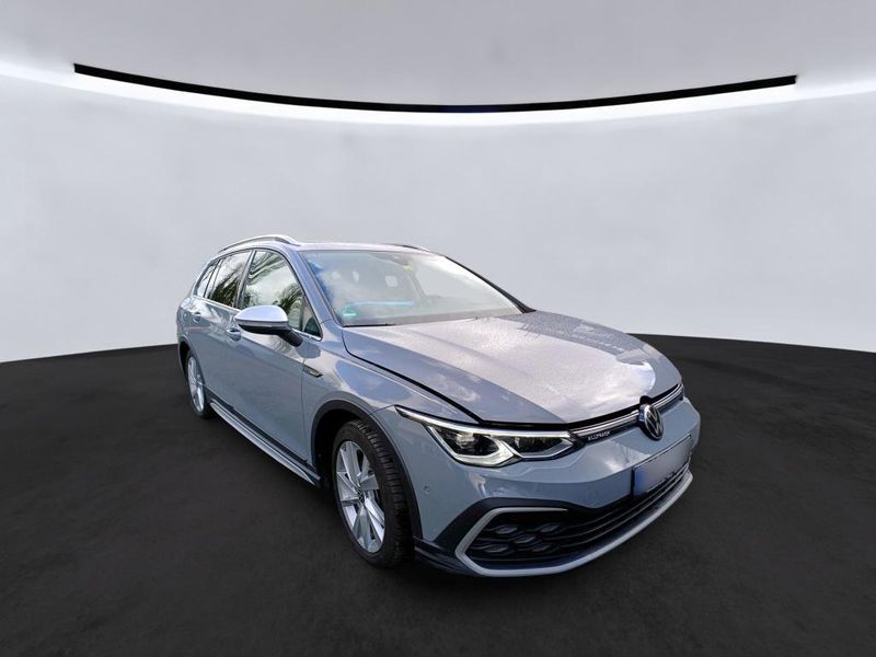 Volkswagen Golf VIII 2.0 TDI Alltrack 4Motion — zdjęcie 13