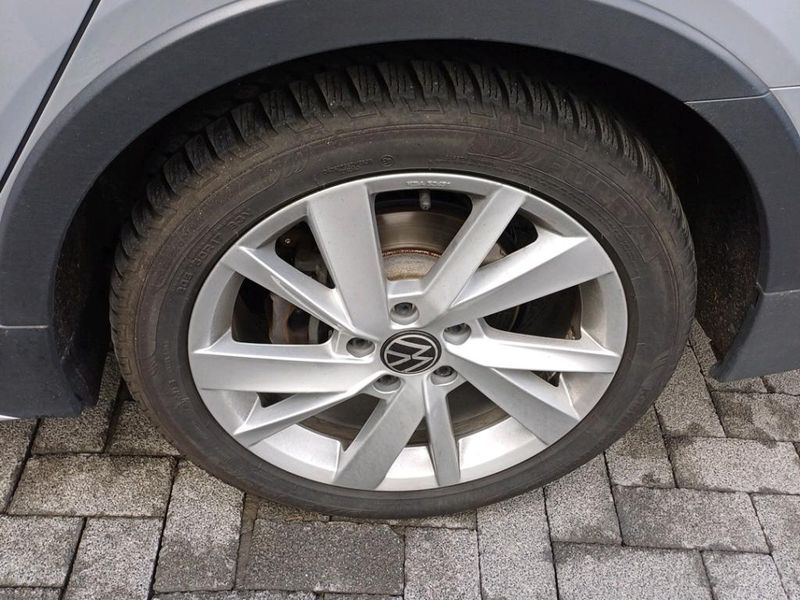 Volkswagen Golf VIII 2.0 TDI Alltrack 4Motion — zdjęcie 25