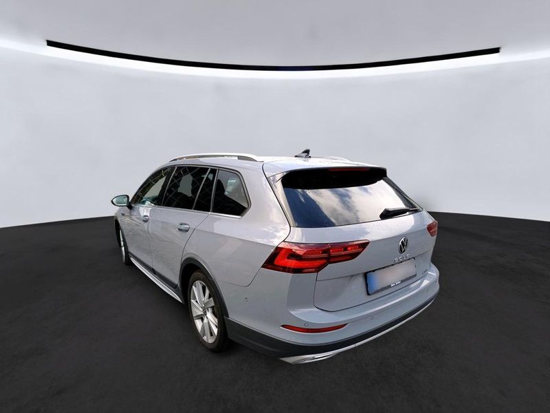 Volkswagen Golf VIII 2.0 TDI Alltrack 4Motion — zdjęcie 14
