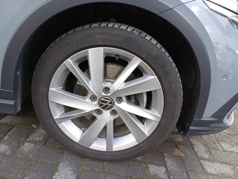 Volkswagen Golf VIII 2.0 TDI Alltrack 4Motion — zdjęcie 24