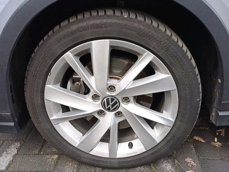 Volkswagen Golf VIII 2.0 TDI Alltrack 4Motion — zdjęcie 23