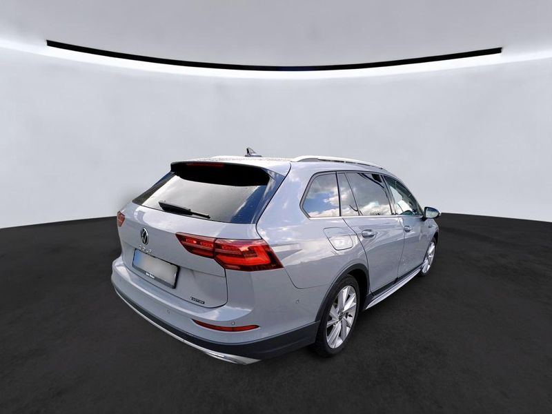Volkswagen Golf VIII 2.0 TDI Alltrack 4Motion — zdjęcie 15