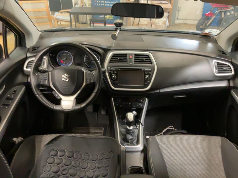 Suzuki SX4 S-Cross 1.6 DDiS Easy 2WD — zdjęcie 12