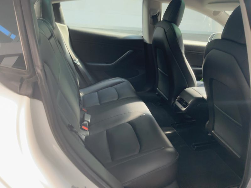 Tesla Model 3 Long Range Dual AWD AWD — zdjęcie 14
