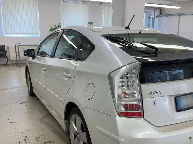 Toyota Prius 1.8 Life 2011 – снимка 6