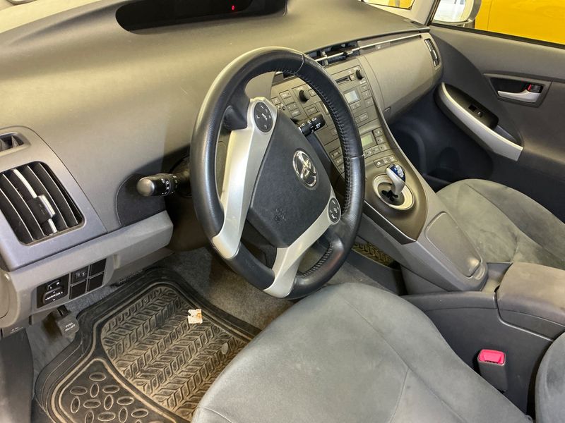 Toyota Prius 1.8 Life 2011 – снимка 26