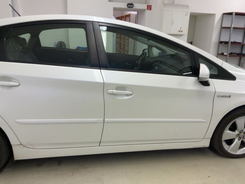 Toyota Prius 1.8 Life 2011 – снимка 10
