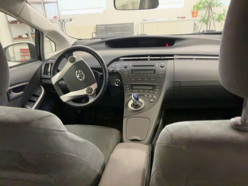Toyota Prius 1.8 Life 2011 – снимка 18