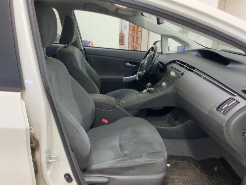 Toyota Prius 1.8 Life 2011 – снимка 17