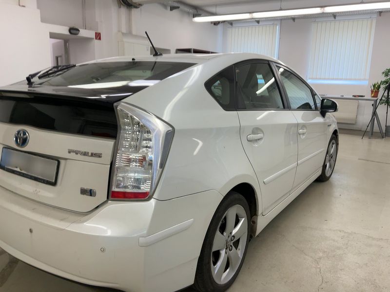 Toyota Prius 1.8 Life 2011 – снимка 8
