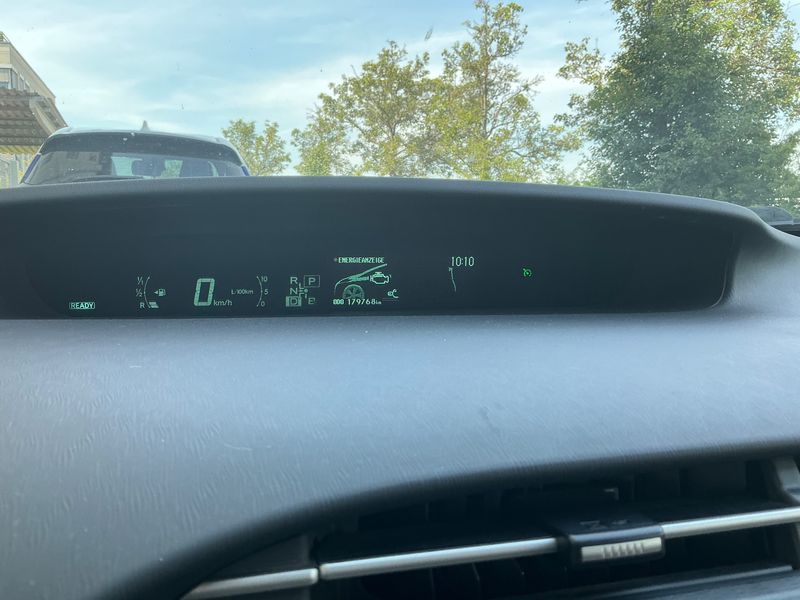 Toyota Prius 1.8 Life 2011 – снимка 19
