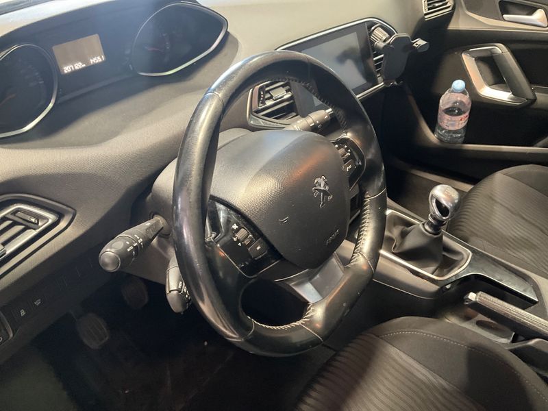 Peugeot 308 1.6 Blue-HDi Pack Clim Nav 2016 – снимка 24
