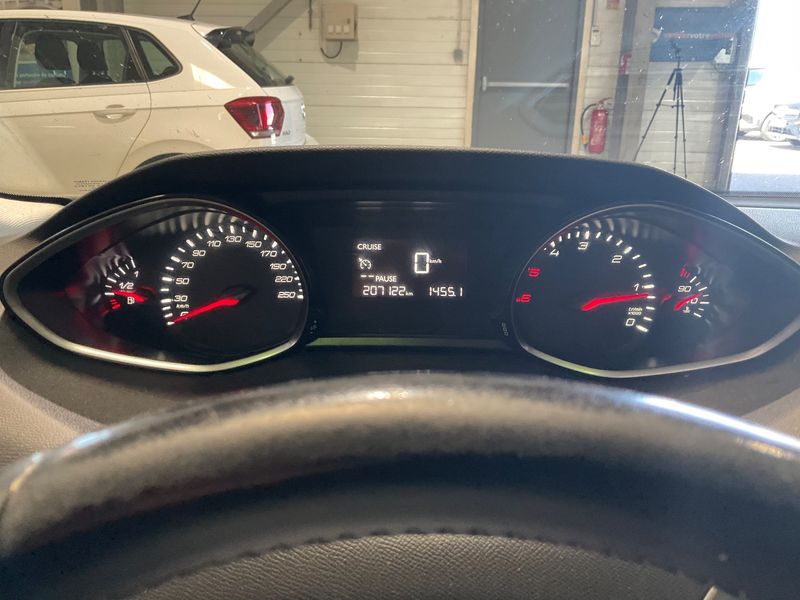 Peugeot 308 1.6 Blue-HDi Pack Clim Nav — zdjęcie 13