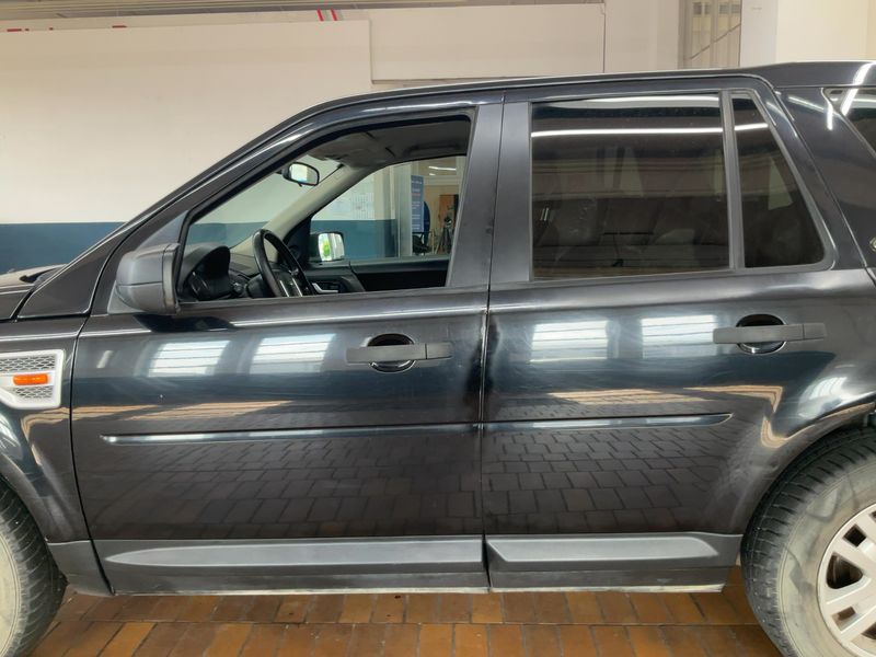 Land Rover Freelander 3.2 I6 HSE — zdjęcie 4