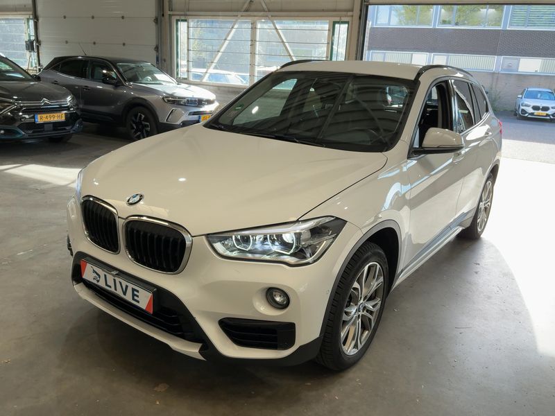 X1 xDrive 20i Sport Line