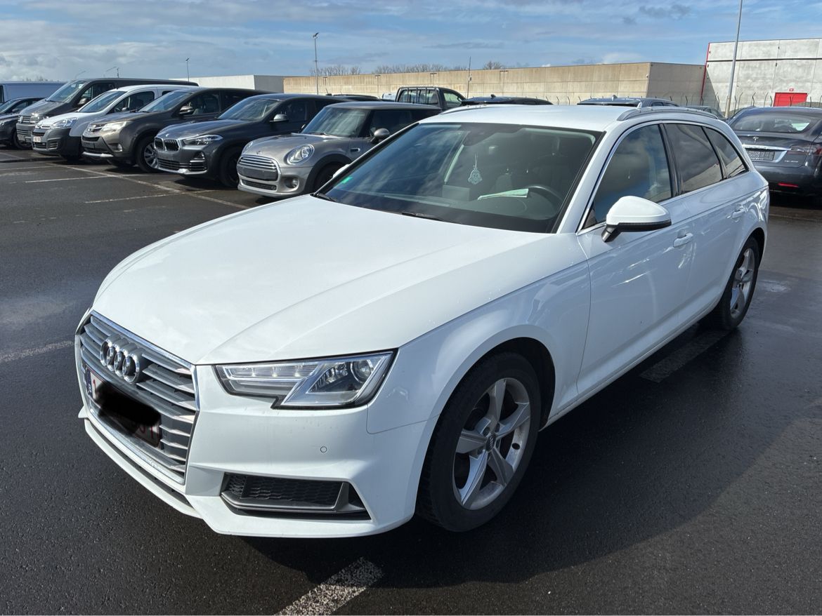Audi A4 2019 — photo 1