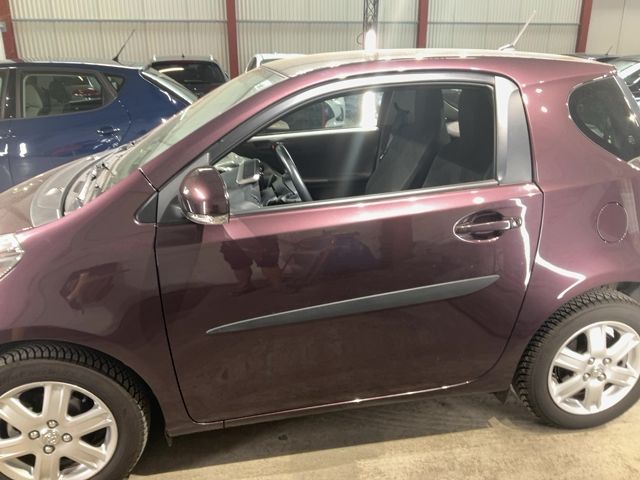 Toyota iQ 1.0 VVT-i — zdjęcie 4