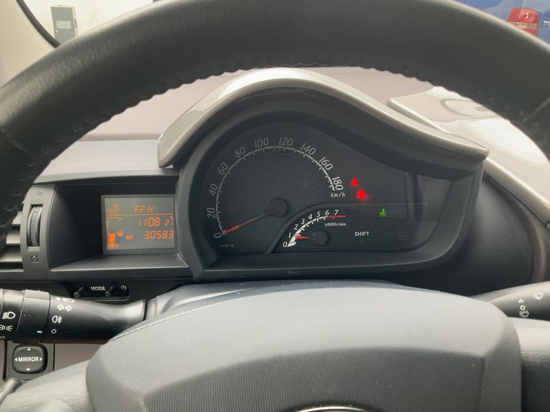 Toyota iQ 1.0 VVT-i — zdjęcie 13