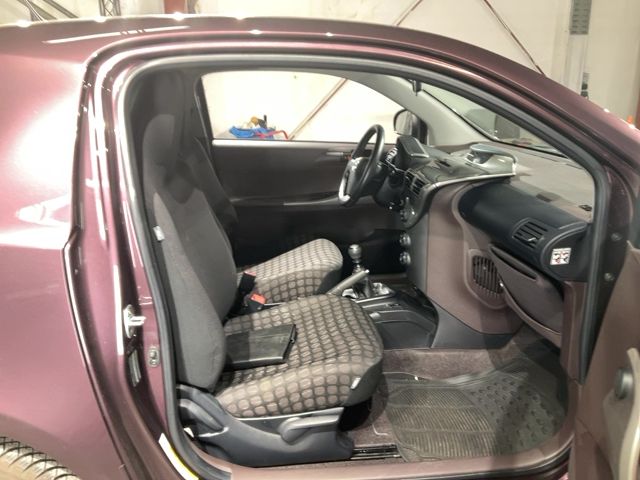 Toyota iQ 1.0 VVT-i — zdjęcie 11