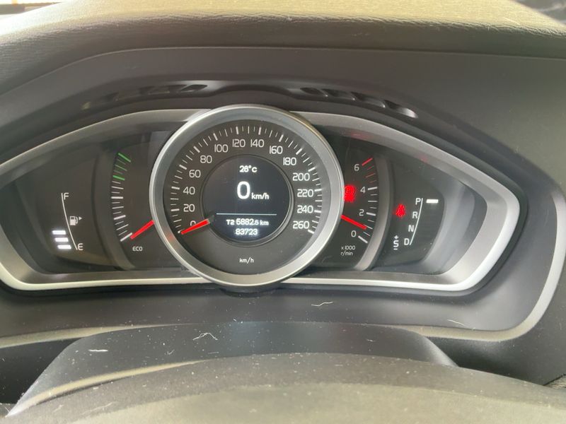 Volvo V40 2.0 D2 Kinetic — zdjęcie 13