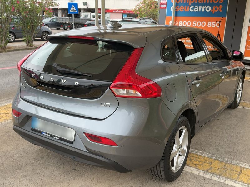 Volvo V40 2.0 D2 Kinetic — zdjęcie 6