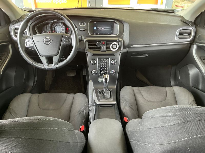 Volvo V40 2.0 D2 Kinetic — zdjęcie 12