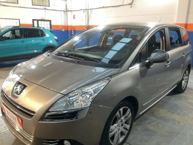 Peugeot 5008 2.0 HDi Premium
