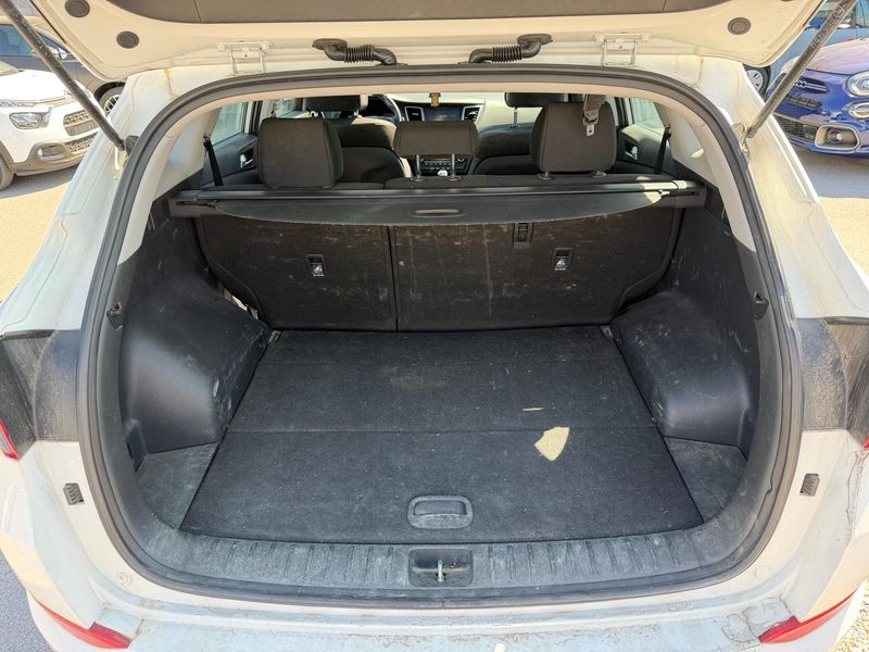 Hyundai Tucson 1.7 CRDi 25 Aniversario 4x2 — zdjęcie 9
