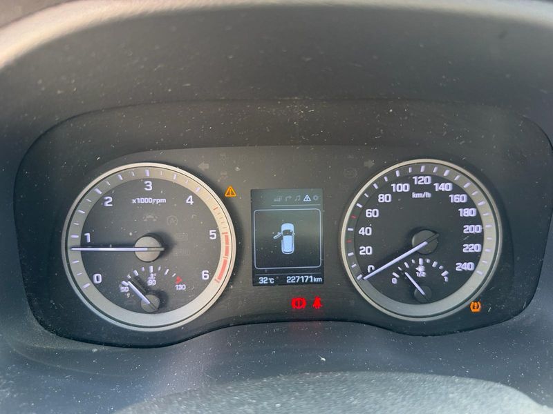 Hyundai Tucson 1.7 CRDi 25 Aniversario 4x2 — zdjęcie 12