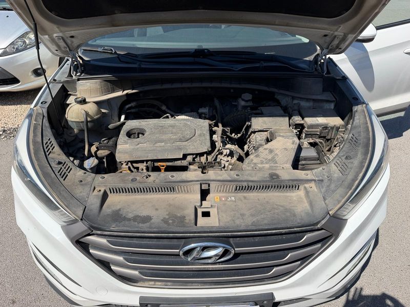 Hyundai Tucson 1.7 CRDi 25 Aniversario 4x2 — zdjęcie 8