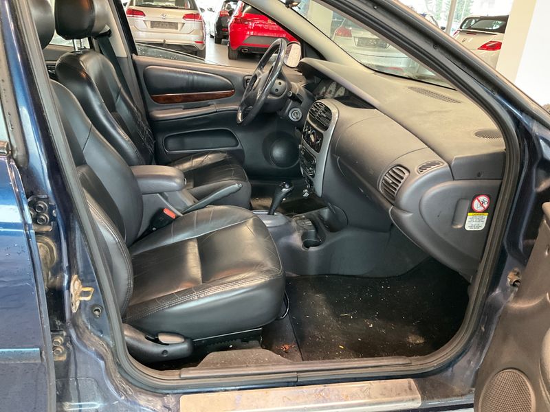 Chrysler Neon 2.0 LE — zdjęcie 3