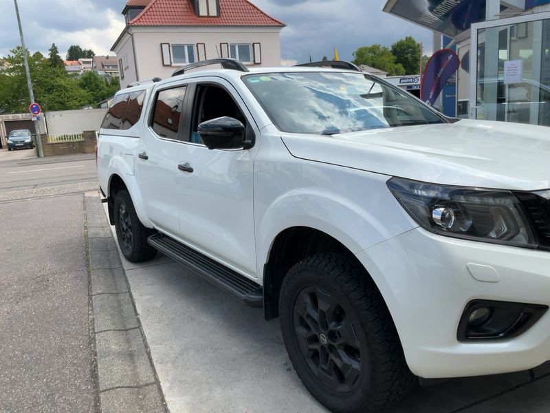 Nissan Navara NP-300 2.3 dCi N-Guard Double Cab 4x4 — zdjęcie 8