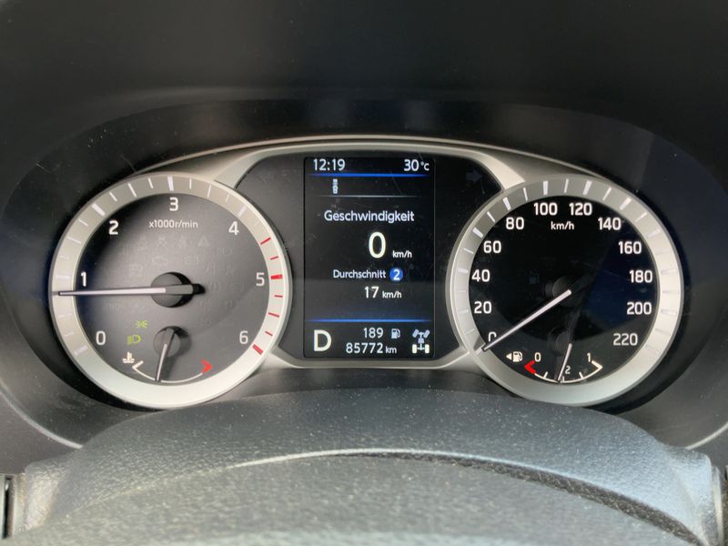 Nissan Navara NP-300 2.3 dCi N-Guard Double Cab 4x4 — zdjęcie 13