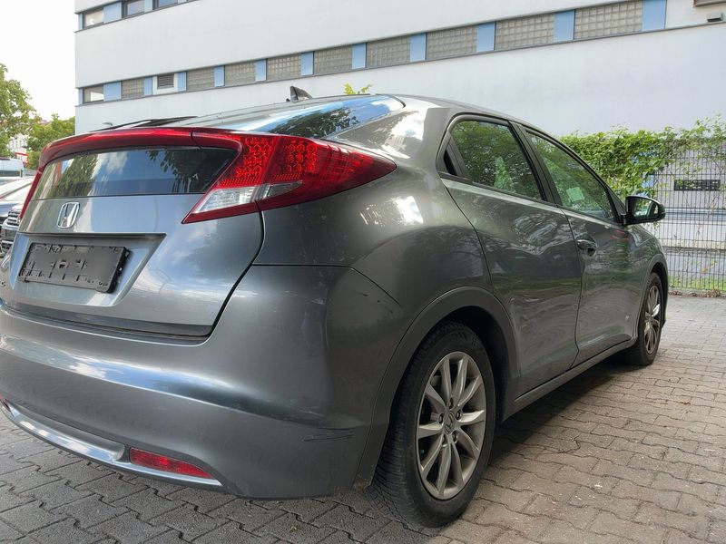 Honda Civic 1.4 Comfort — zdjęcie 6