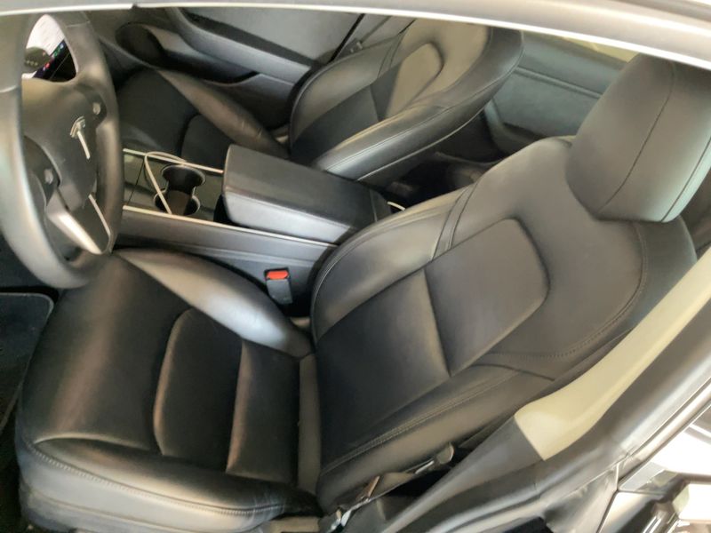 Tesla Model 3 Standard Range Plus — zdjęcie 11