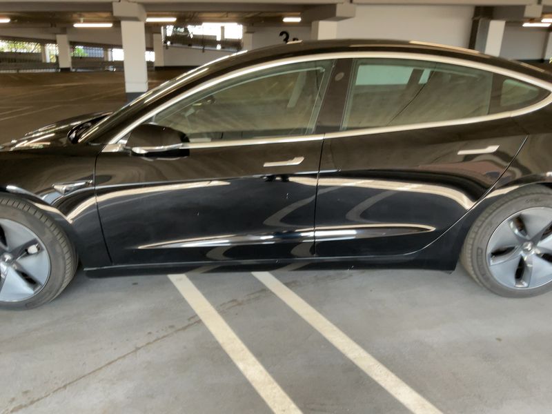 Tesla Model 3 Standard Range Plus — zdjęcie 4