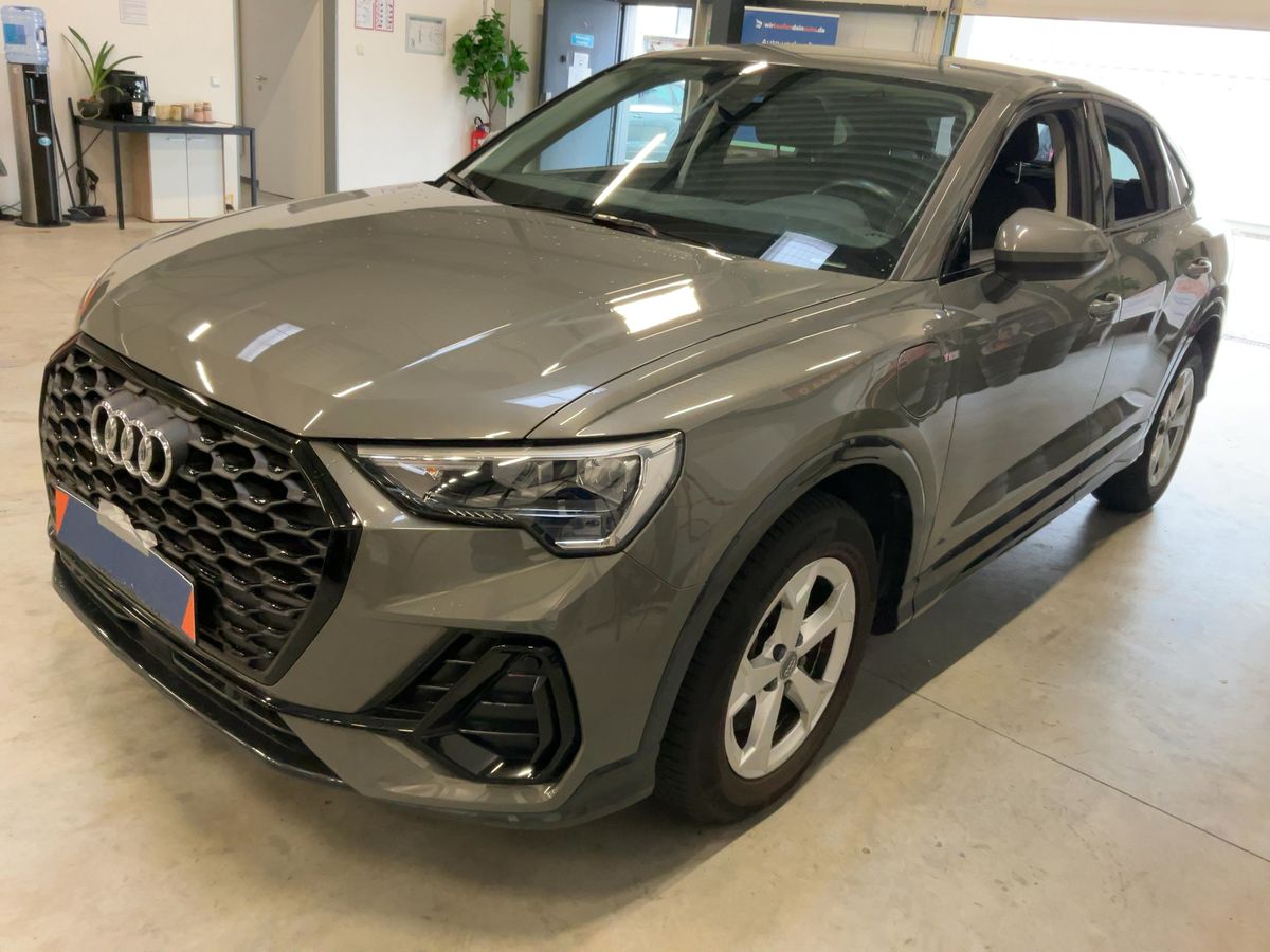 Audi Q3 2021 — photo 1